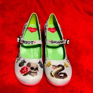 RIOT GRANNY size 40/ 9.5 or 10